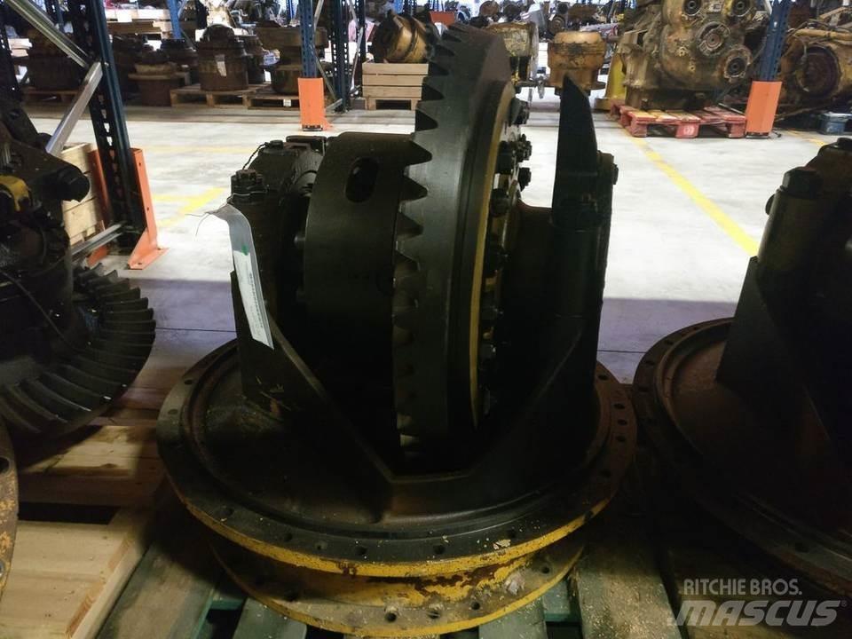 CAT 773 Предаване