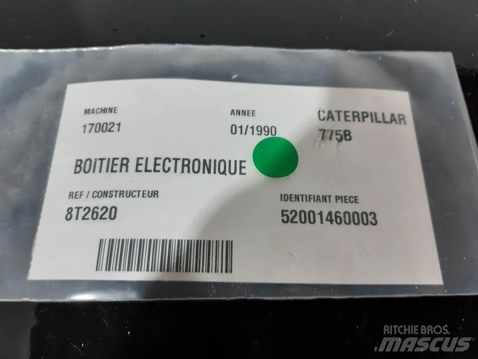 CAT 775B Кабина