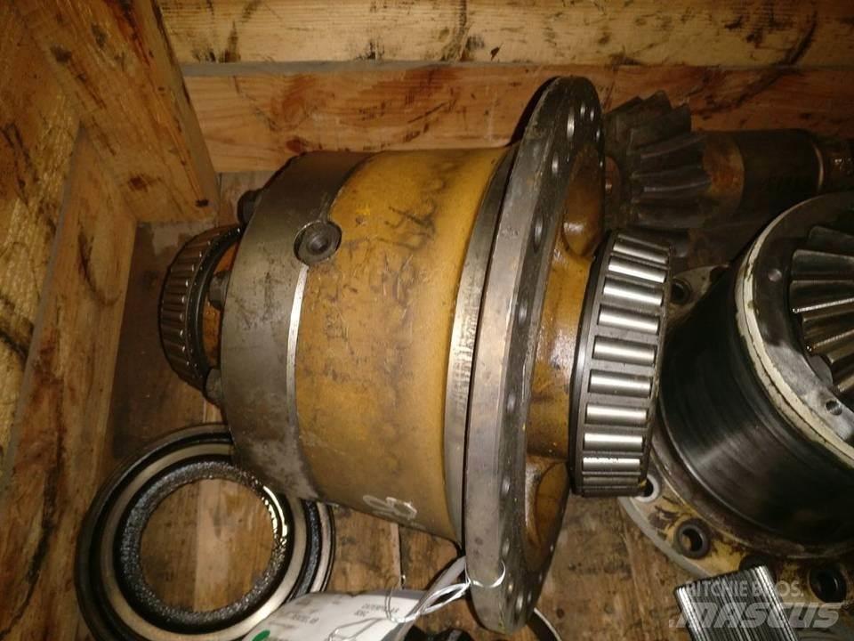 CAT 826C Предаване