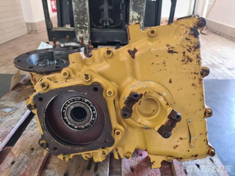 CAT 906H Предаване