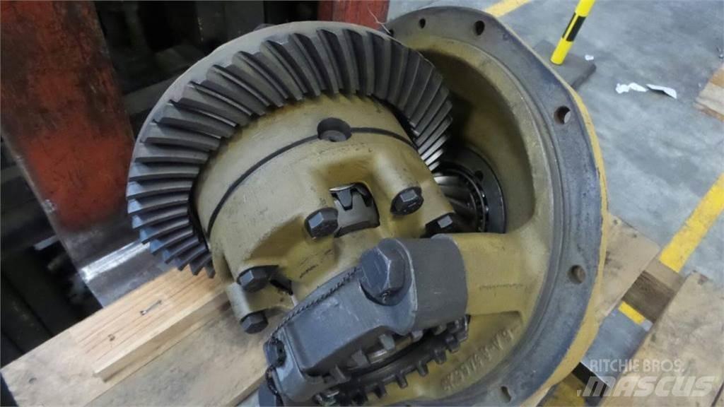 CAT 930 Предаване