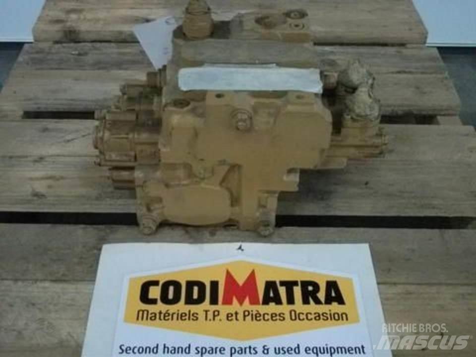 CAT 936 Хидравлични