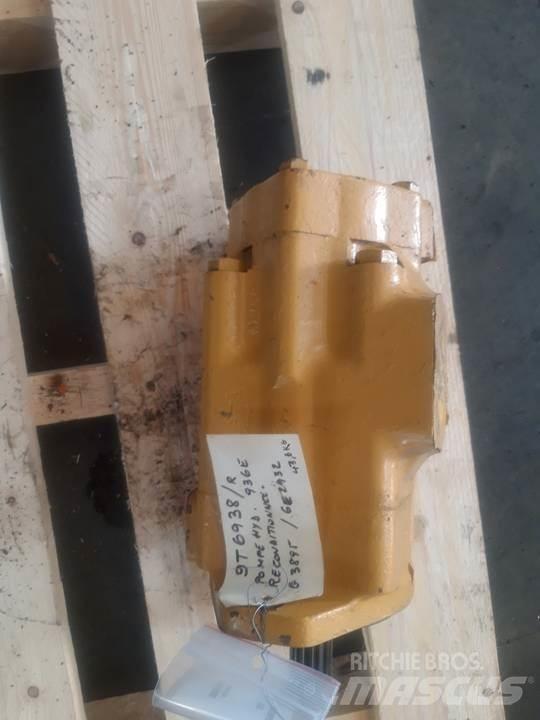 CAT 936E Хидравлични