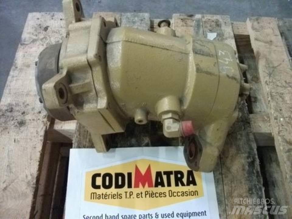 CAT 943 Хидравлични