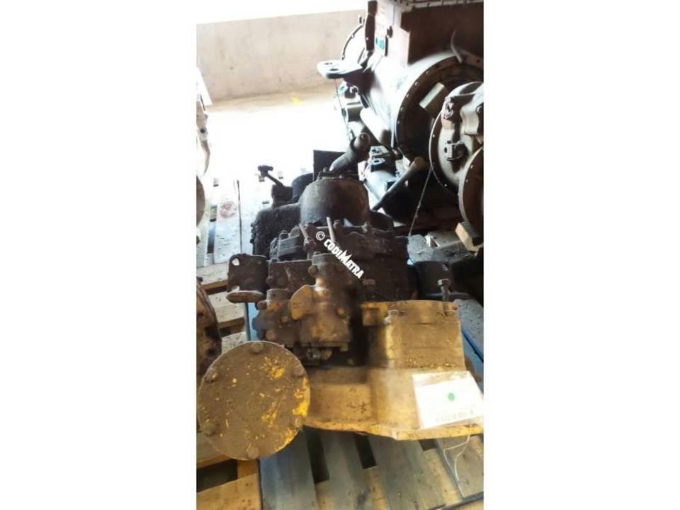 CAT 944A Предаване