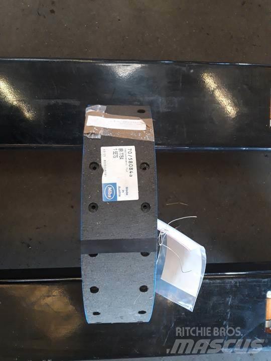CAT 950 Релси, вериги и ходова част
