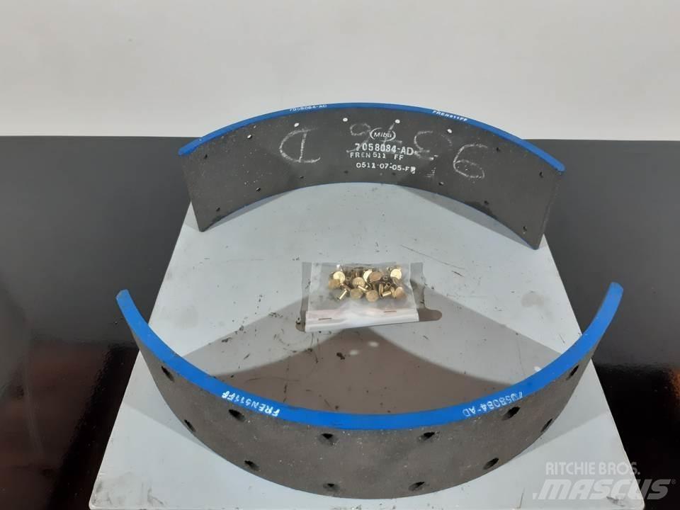 CAT 950 Релси, вериги и ходова част
