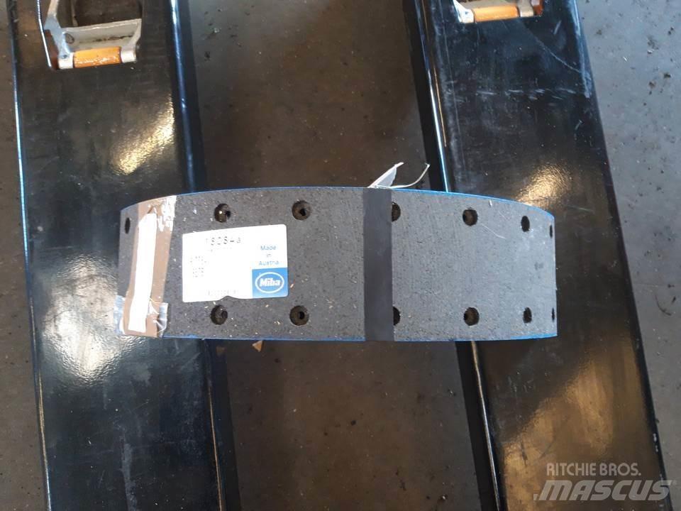 CAT 950 Релси, вериги и ходова част
