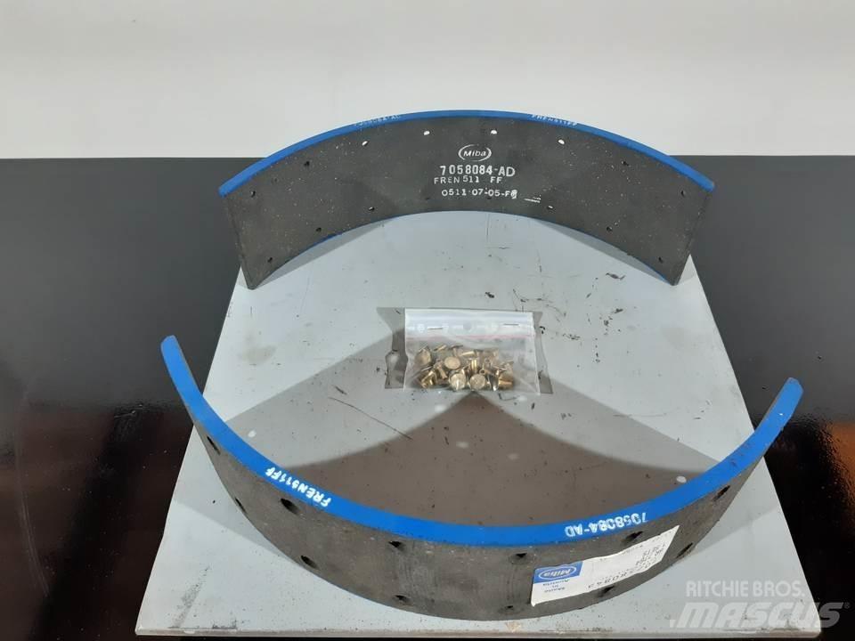 CAT 950 Релси, вериги и ходова част
