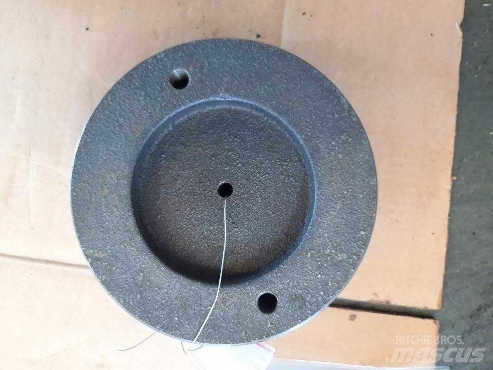 CAT 950B Предаване
