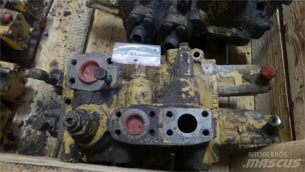 CAT 950F Хидравлични