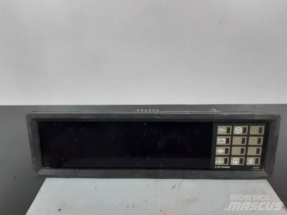 CAT 950F Кабина