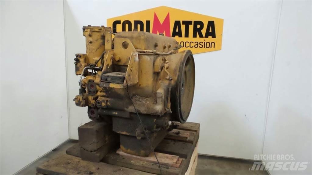 CAT 953 Предаване