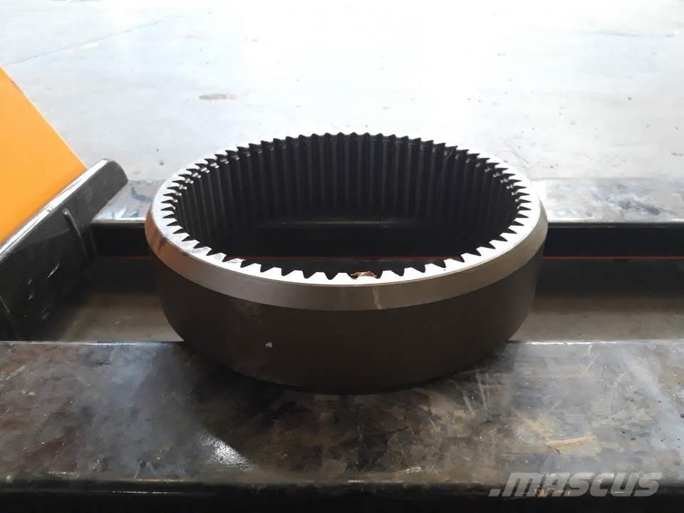 CAT 966C Предаване