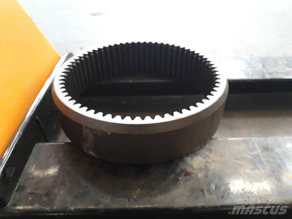 CAT 966C Предаване