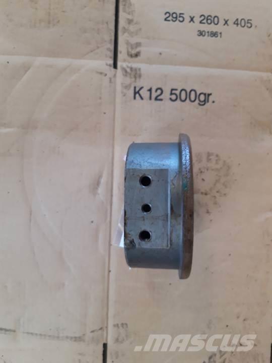 CAT 966C Предаване