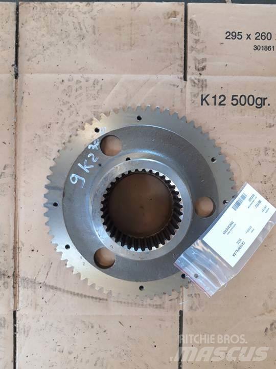 CAT 966C Предаване