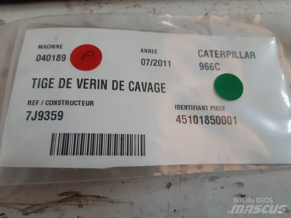 CAT 966C Хидравлични
