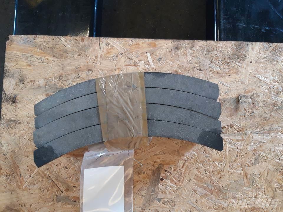 CAT 966C Релси, вериги и ходова част
