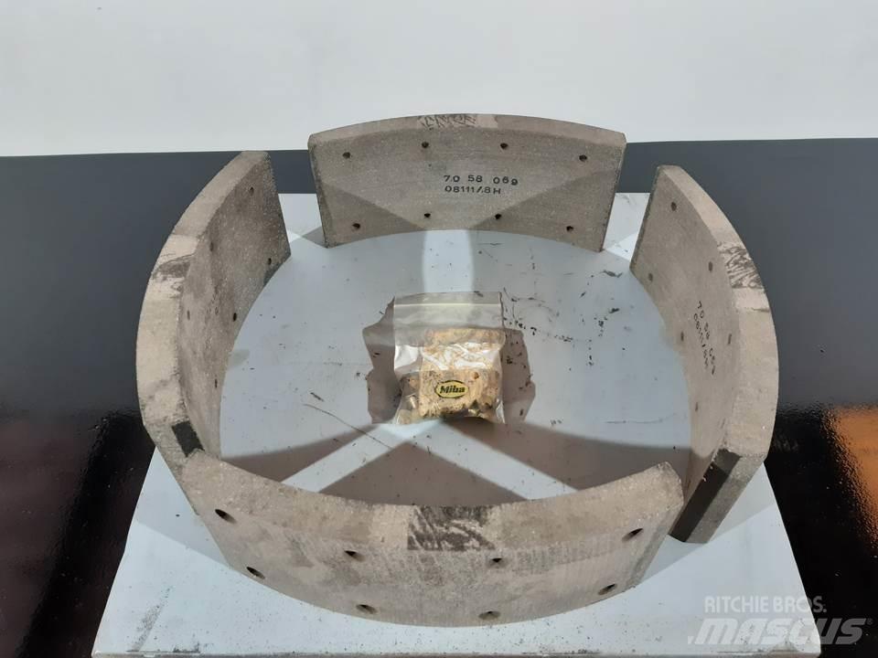 CAT 966C Релси, вериги и ходова част
