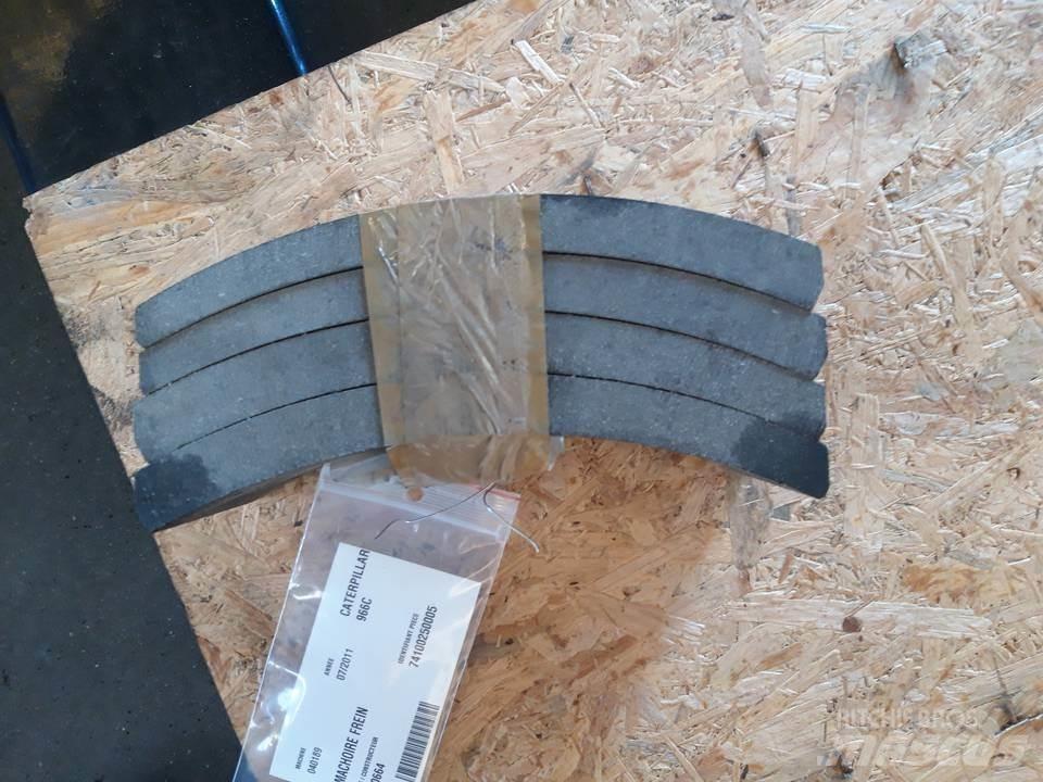 CAT 966C Релси, вериги и ходова част
