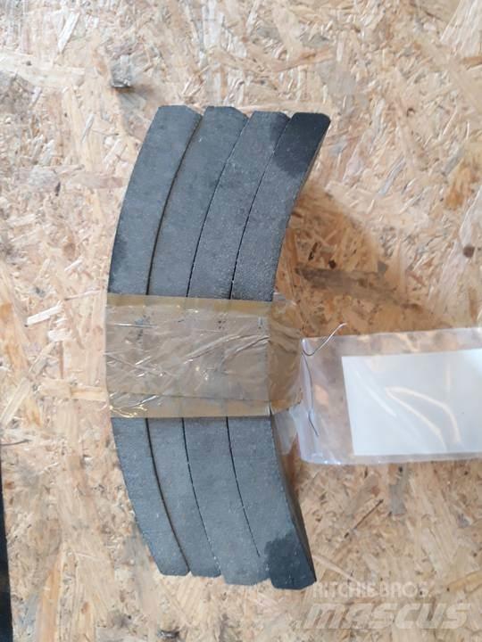 CAT 966C Релси, вериги и ходова част
