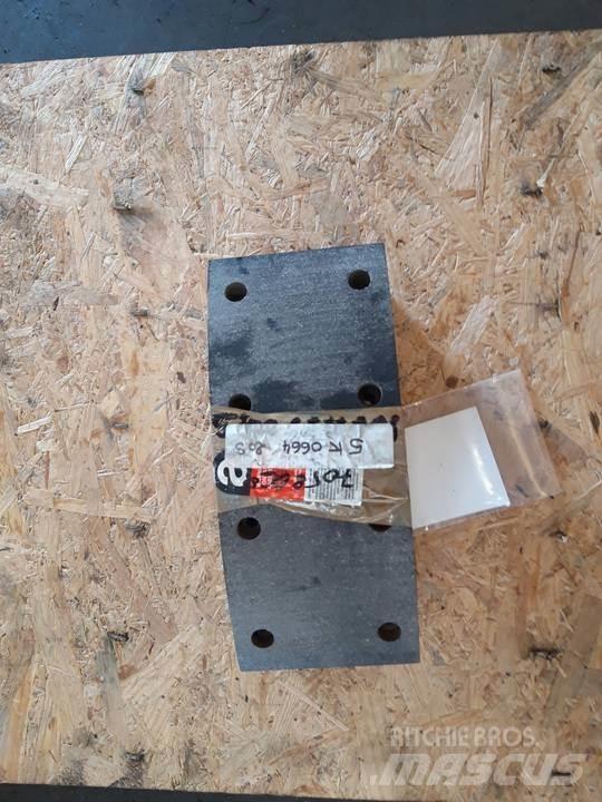 CAT 966C Релси, вериги и ходова част
