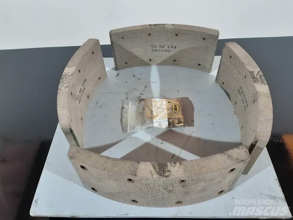 CAT 966C Релси, вериги и ходова част
