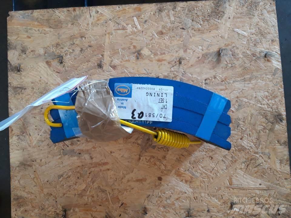 CAT 966D Релси, вериги и ходова част
