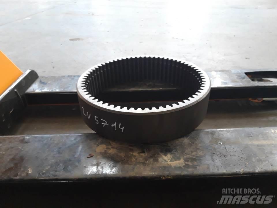 CAT 966E Предаване