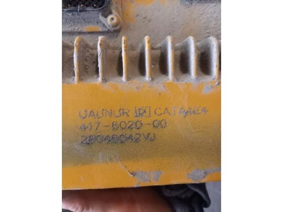CAT 972M Кабина