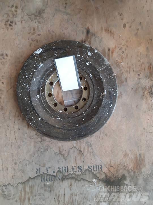 CAT 977K Предаване