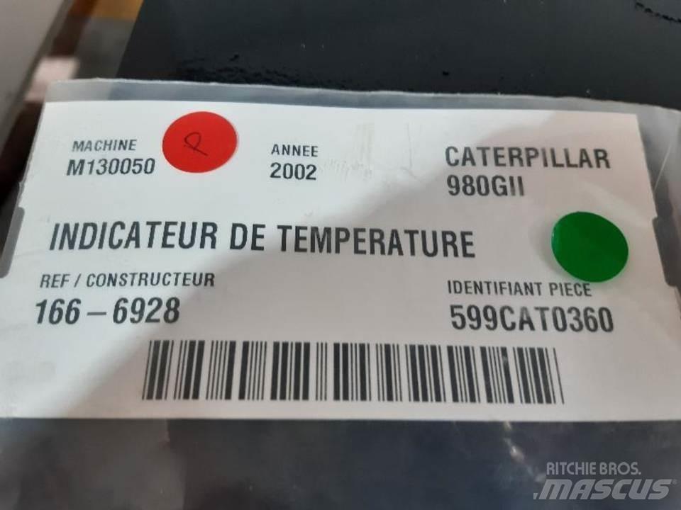 CAT 980GII Кабина