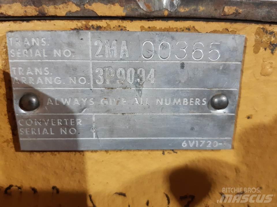 CAT 988B Предаване