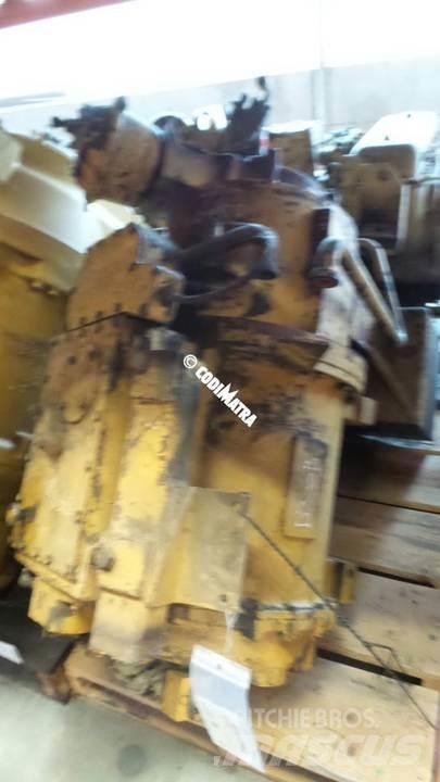CAT D300B Предаване