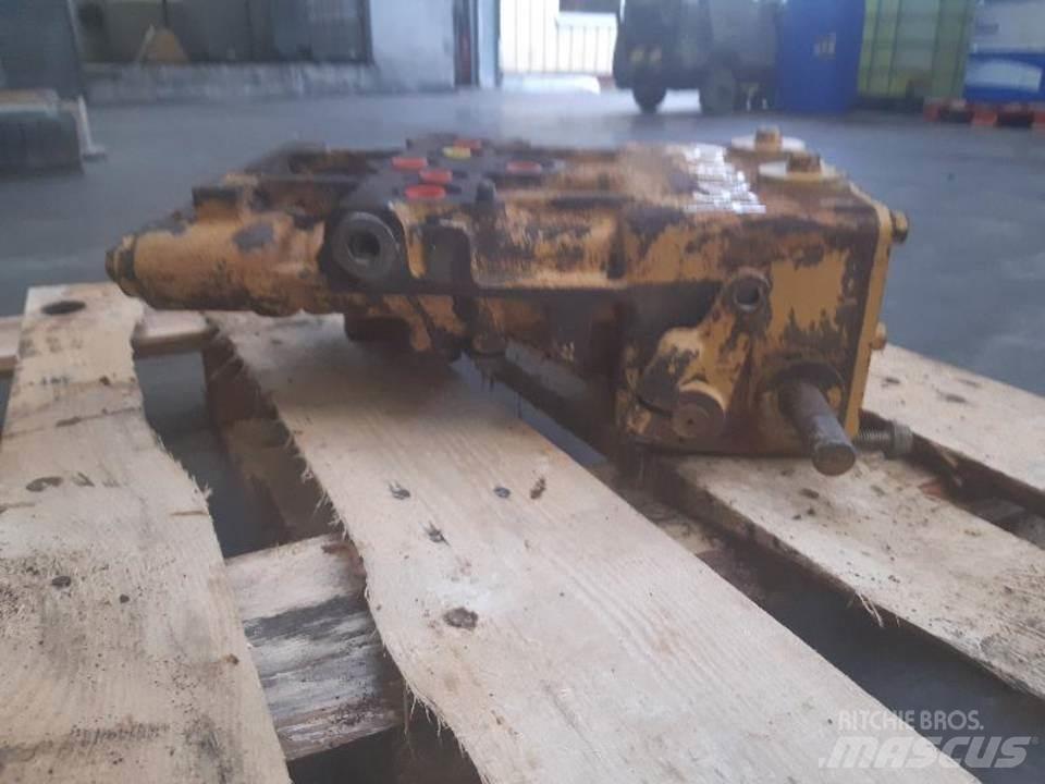CAT D5H Хидравлични
