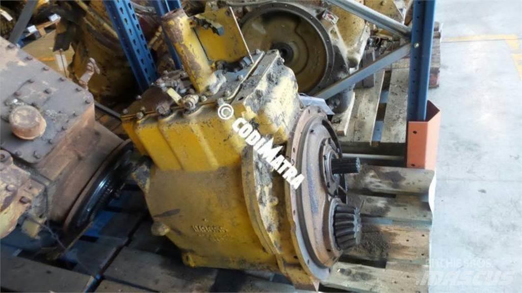 CAT D7E Предаване
