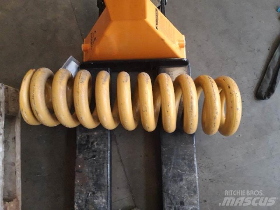 CAT D7F Релси, вериги и ходова част

