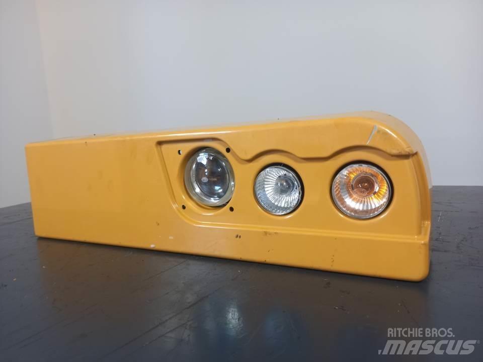 CAT M320F Кабина