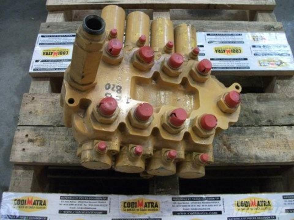 JCB 820 Хидравлични