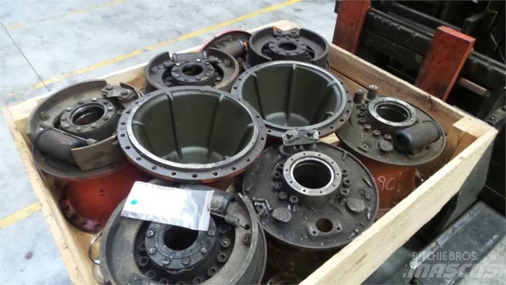 O&K F106A Предаване