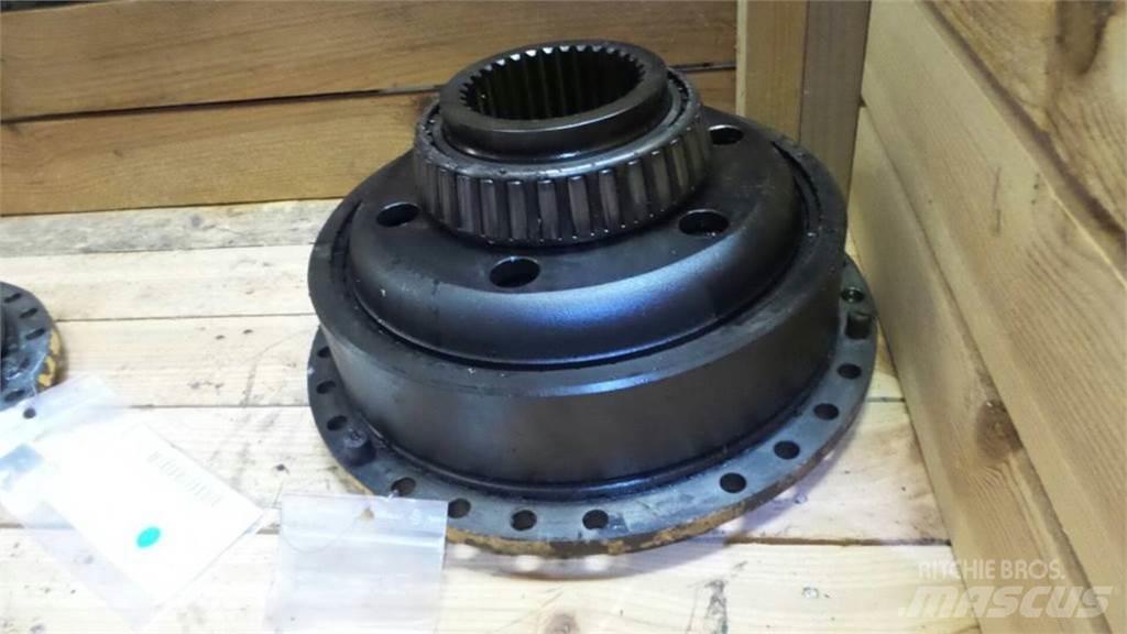 Volvo A25 Предаване