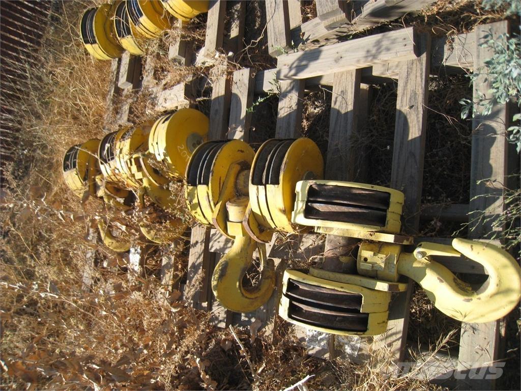  Other Части и оборудване за кранове
