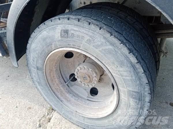 Avia D90 Камиони с кран с кука