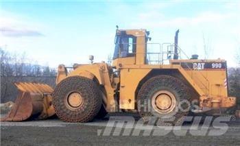 CAT 990 Колесни товарачи