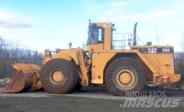 CAT 990 Колесни товарачи