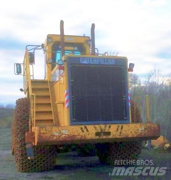 CAT 990 Колесни товарачи