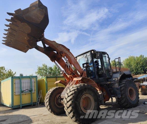 Hitachi ZW 220 Колесни товарачи