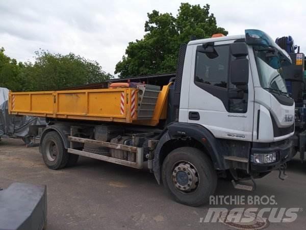 Iveco 150 EW Камиони с кран с кука