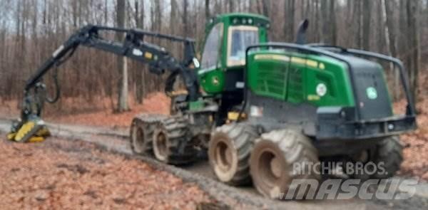 John Deere 1270 G 8W Секачи
